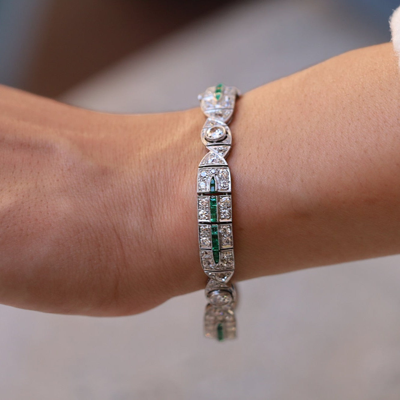 Art Deco Platinum 6 Carat Diamond and Calibré Emerald Bracelet