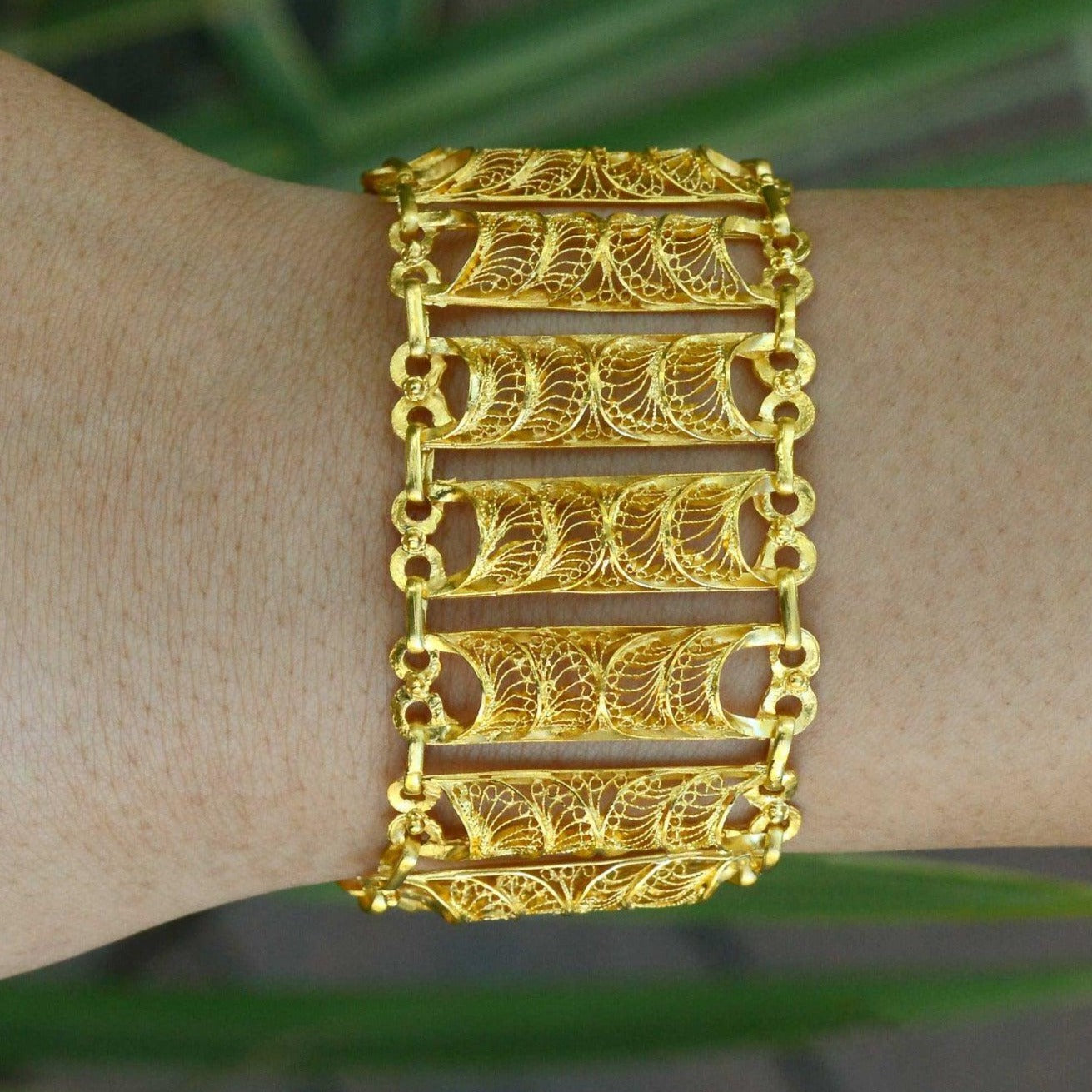 Etruscan Revival 22 Karat Gold Wide Filigree Link Bracelet