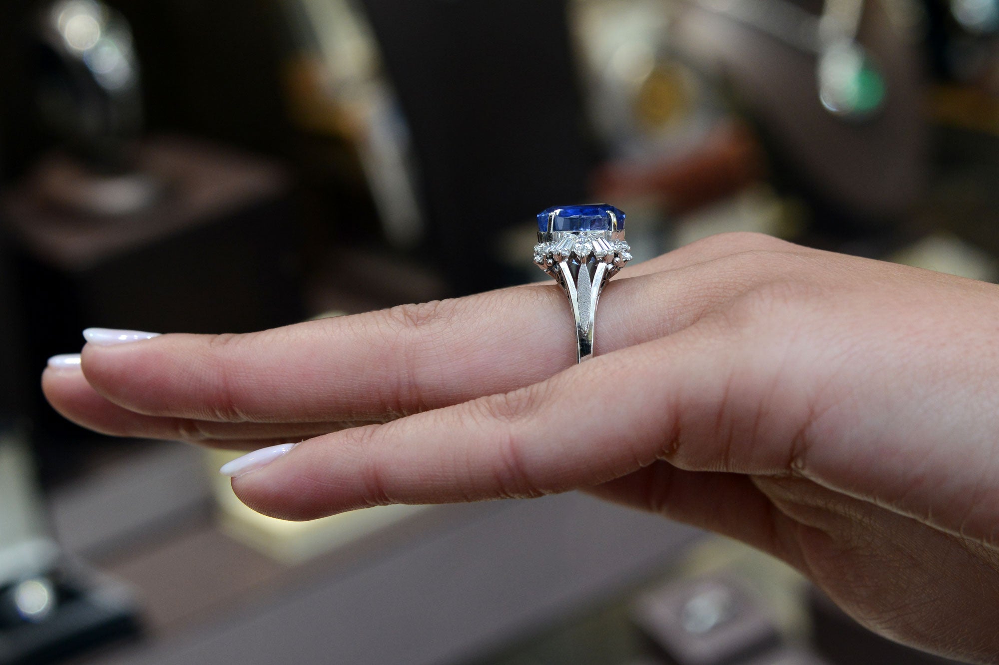 GIA Unheated 9 Carat Oval Ceylon Sapphire Cocktail Ring